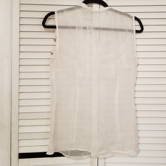 Sheer Limited blouse with black stitching details - Picture 3 of 3